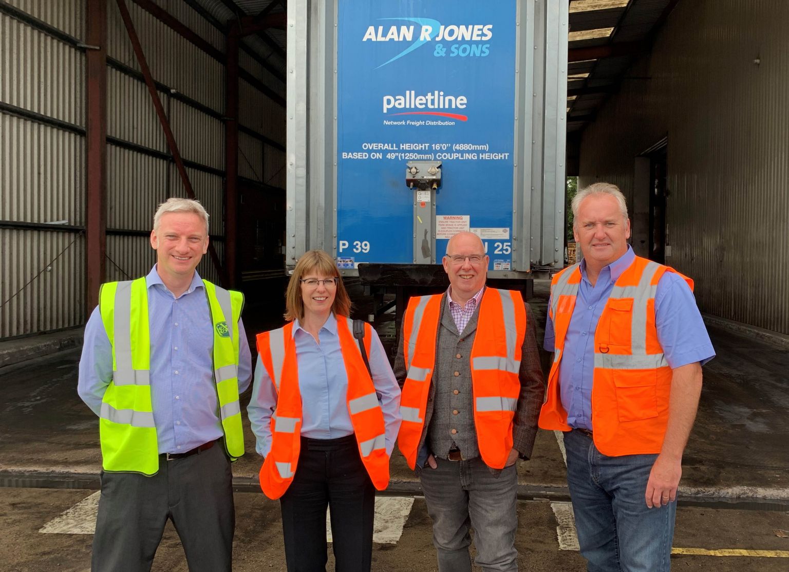 RHA meets Traffic Commissioner for Wales at local member Alan R Jones